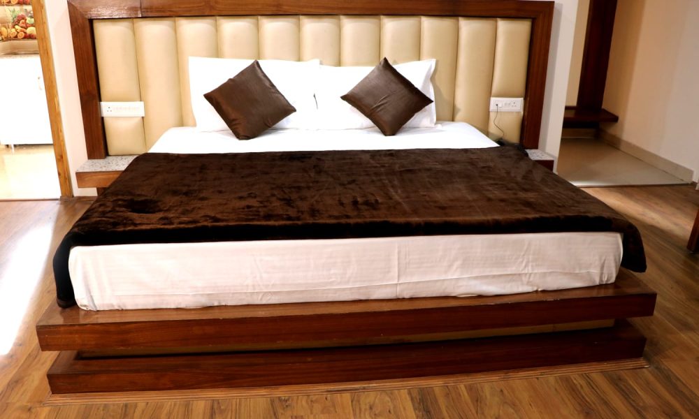 WhatsApp Image 2023-12-06 at 6.23.28 PM (8)